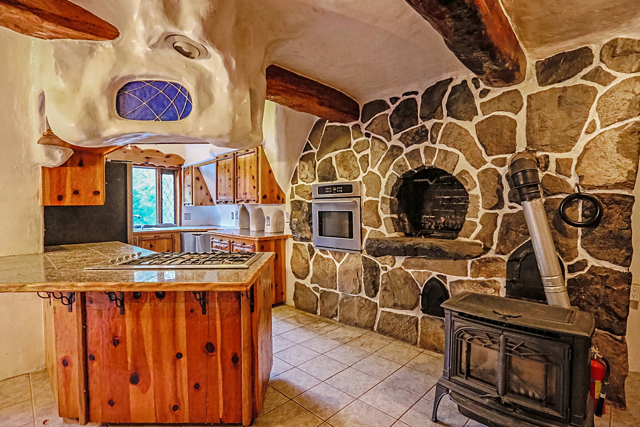 House Of The Week Snow White S Cottage In The Woods