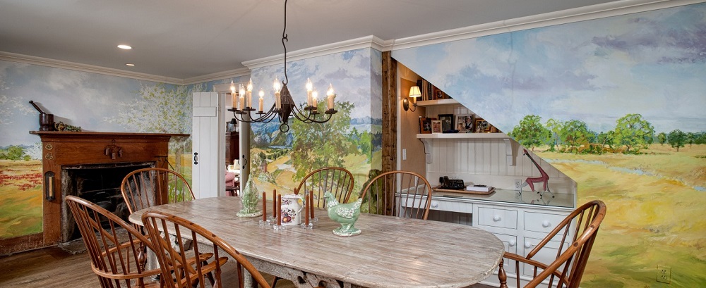 House Of The Week Modern Touches In A True Colonial Built Before The   Colonial Kitchen Mural2 07e2a2 