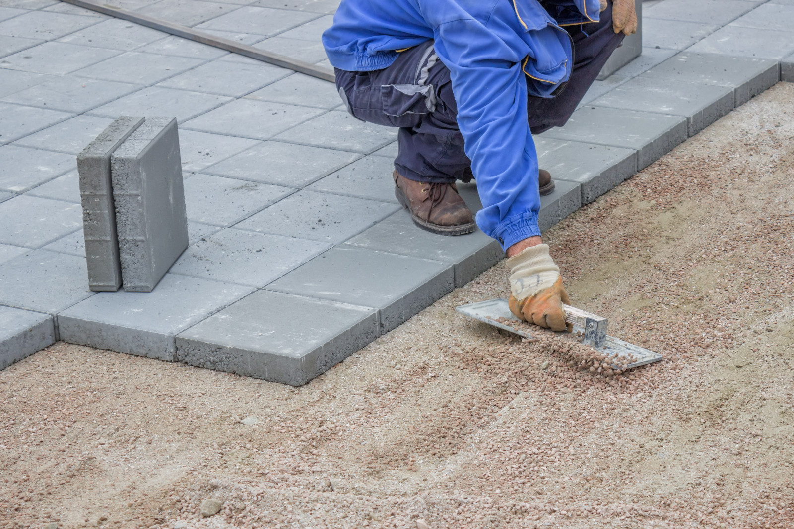 A DIY Guide to Concrete Pavers for Driveways