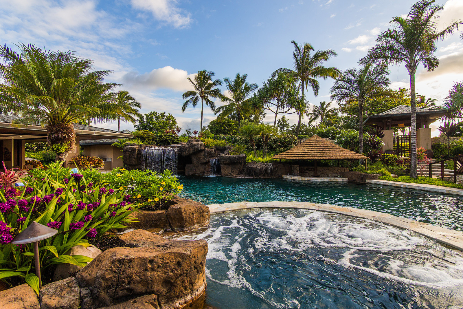 House of the Week: A Hawaiian Paradise With an Enormous Pool