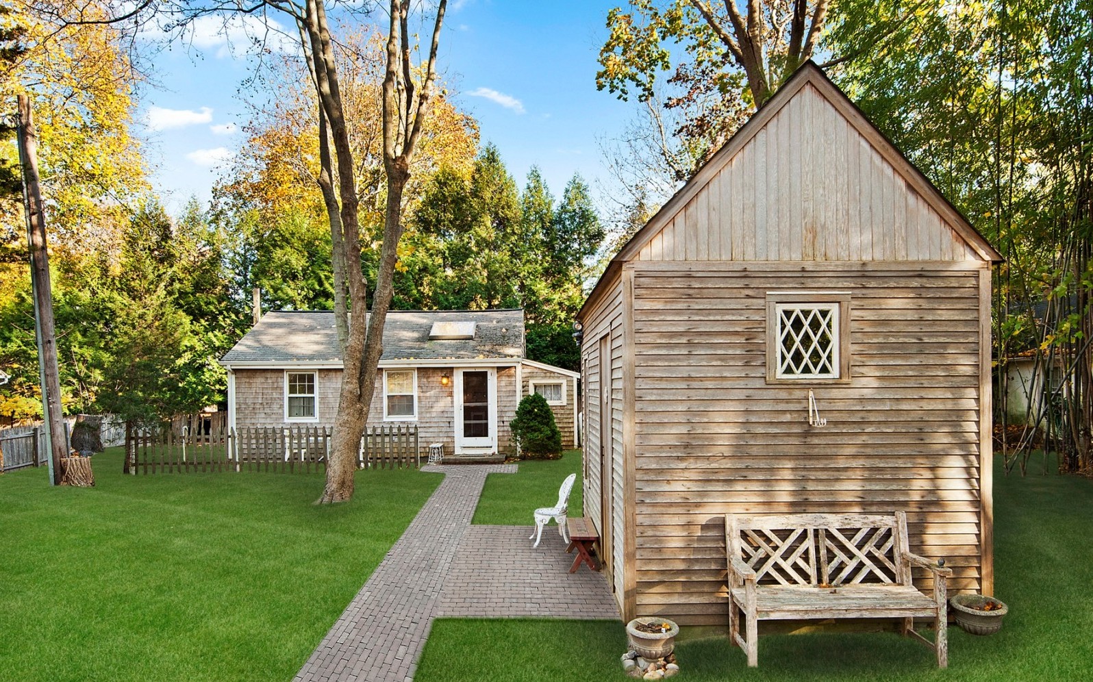 A Tiny Home for Kicking Back in The Hamptons