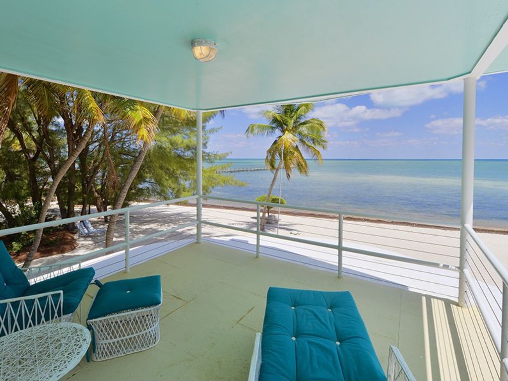 House Of The Week Beached Florida Keys Houseboat