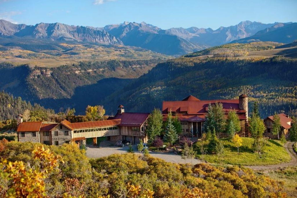 House of the Week: Mountain Retreat With International Flair