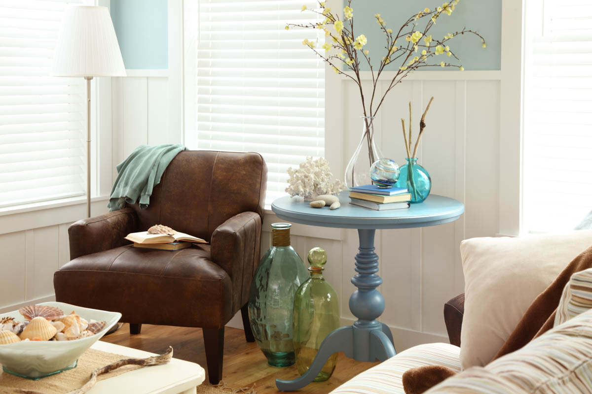 Image of a nautical style living room.