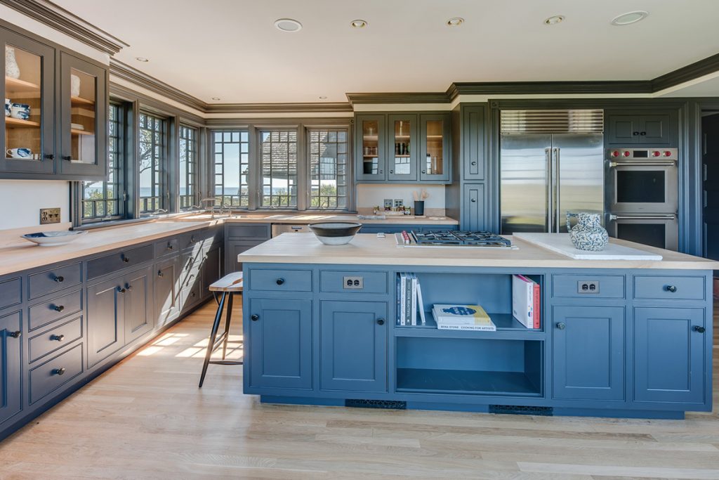 5 Dreamy Hamptons Kitchens Perfect For Holiday Cooking Out East   Horizontal D3e276 1024x683 