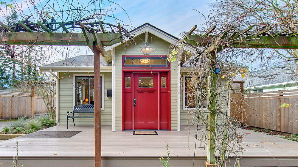 red entry door in home for sale in bellingham wa