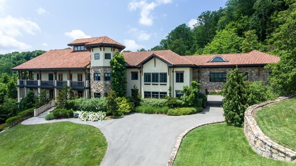 kristin cavallari and jay cutler list their nashville home for $7.9m exterior front