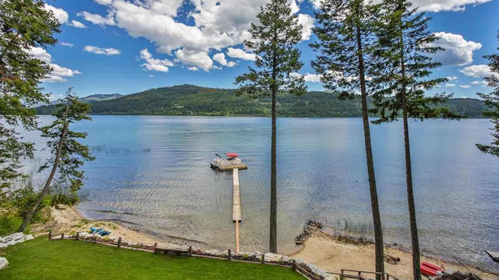 lake homes for sale
