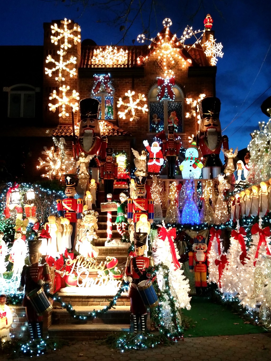 How Dyker Heights Becomes Dyker Lights During Christmas | StreetEasy Blog