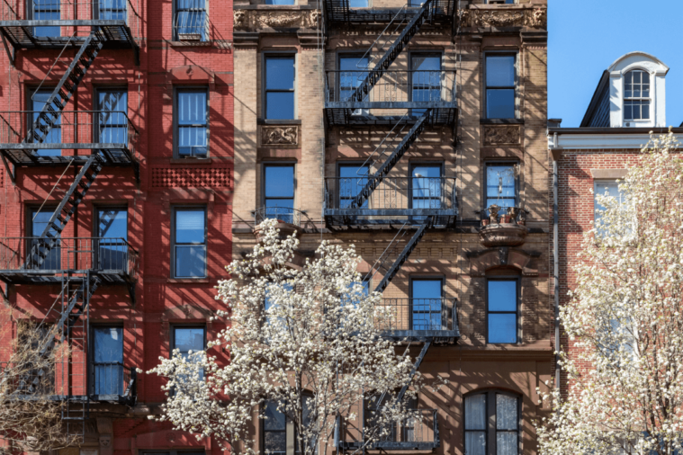 NYC apartment buildings best time to list