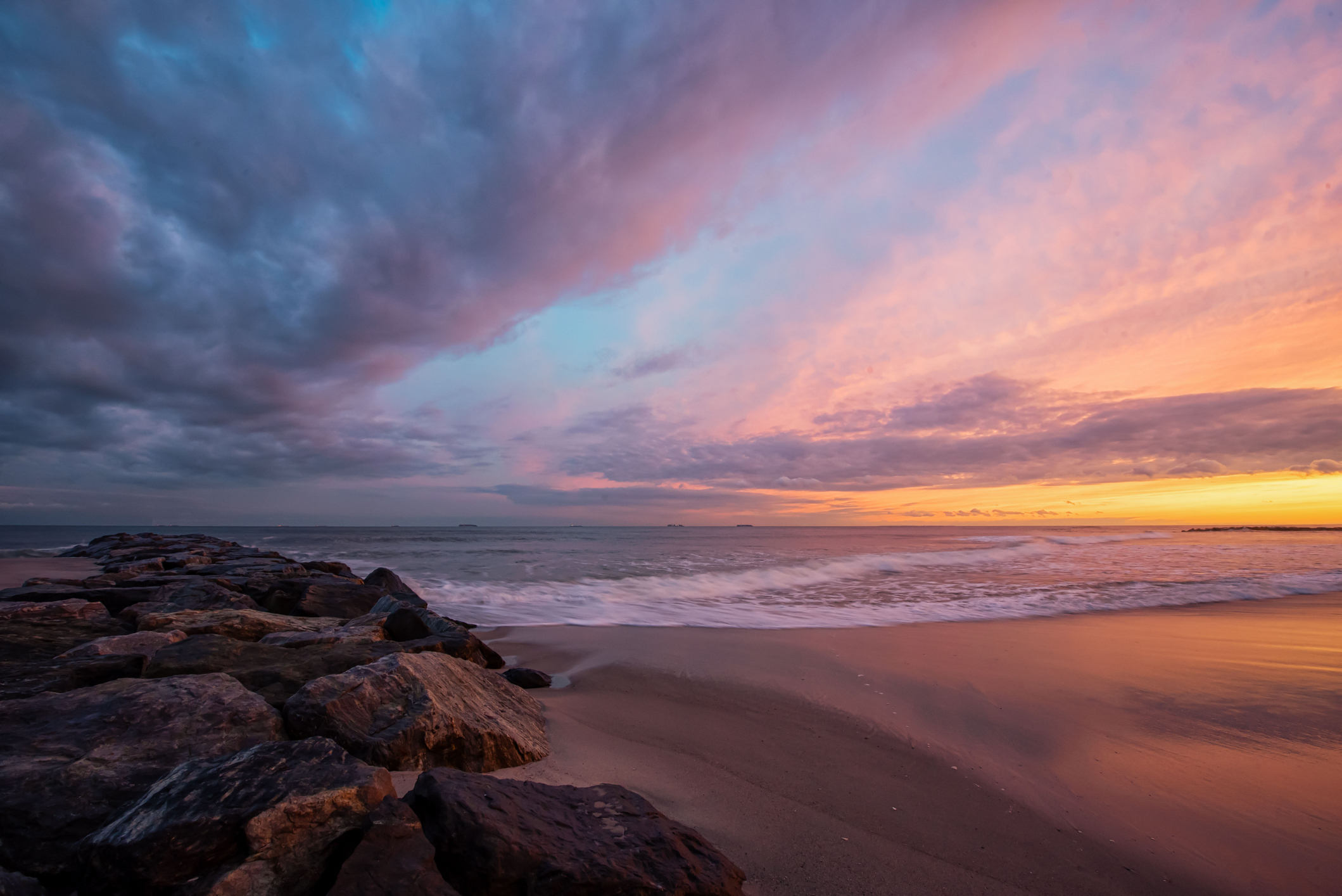 NYC Beaches: 7 Oceanfronts Under 2 Hours Away | StreetEasy