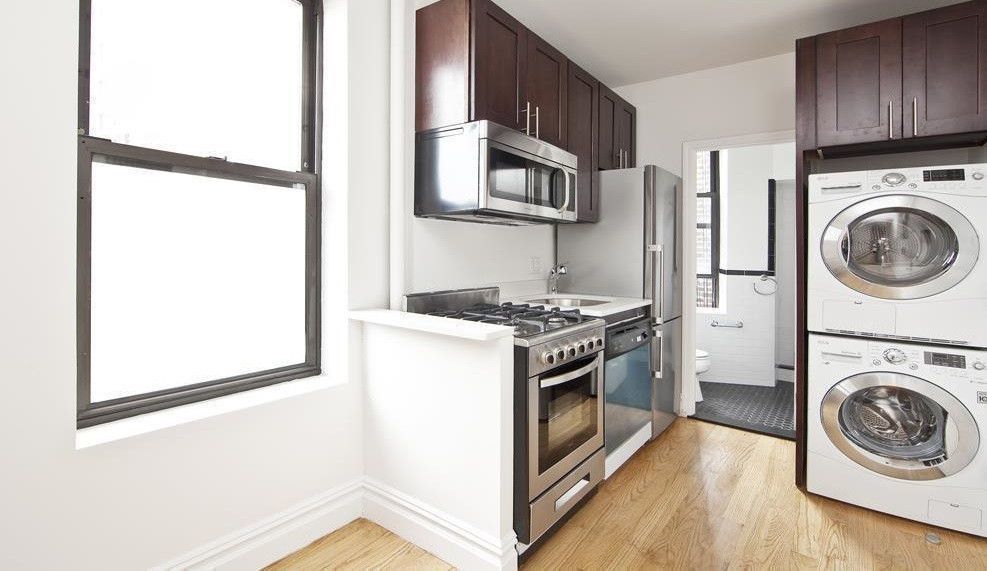 nyc apartment with washer and dryer