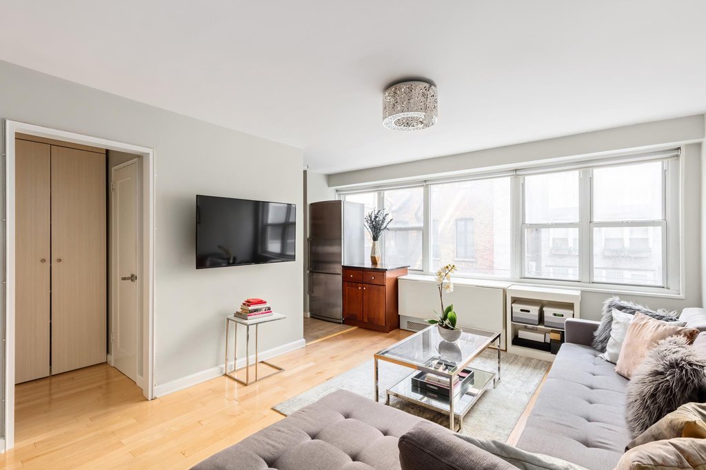 nyc apartments for $600k - east 9th street