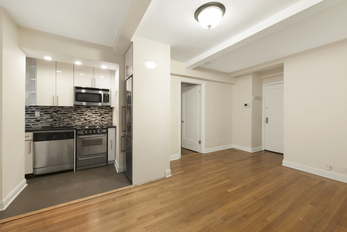 nyc apartments for an april move-in - hells kitchen