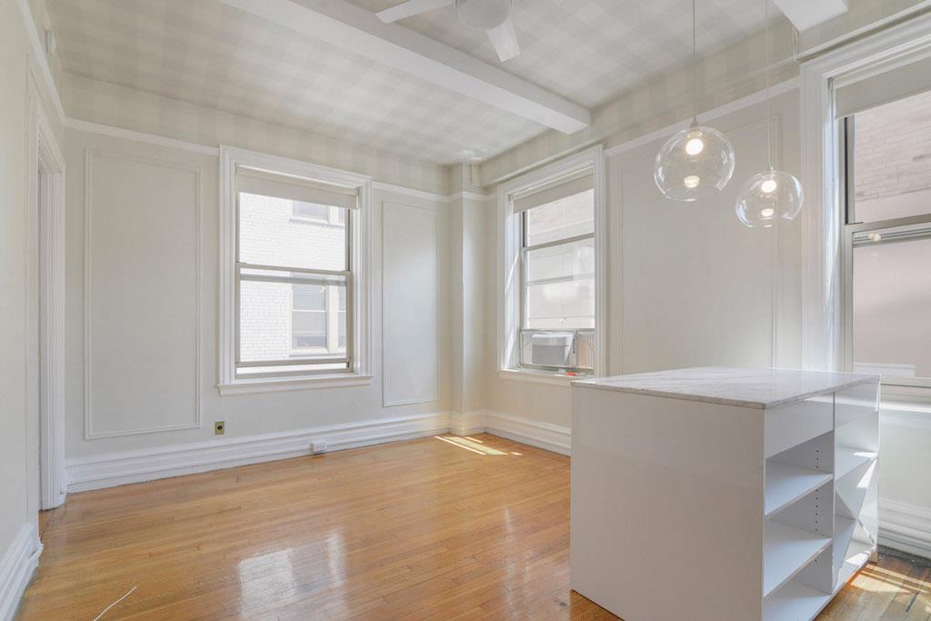 upper west side 1br - empty living space