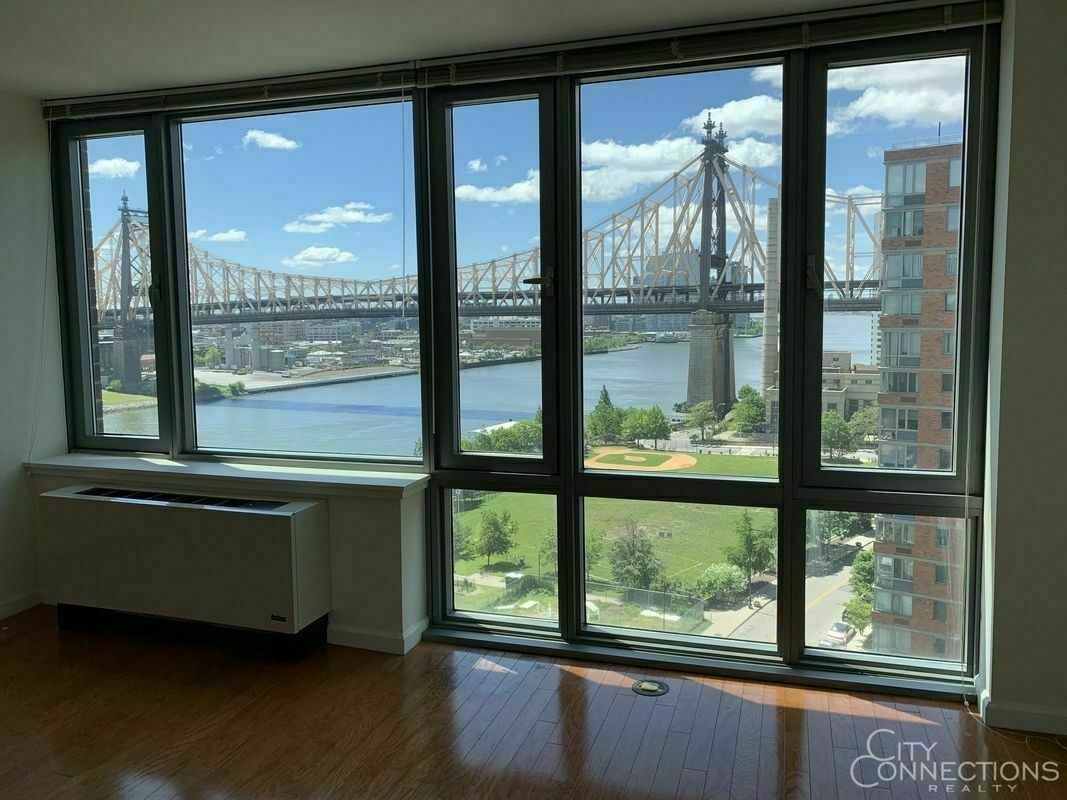 waterfront nyc apartments - roosevelt island