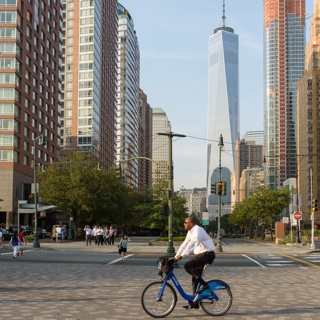 Citi Bike in Battery Park with 1 World Trade Center