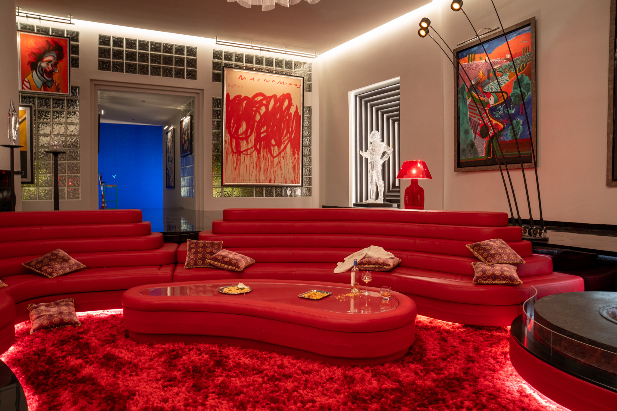 Knives Out Glass Onion