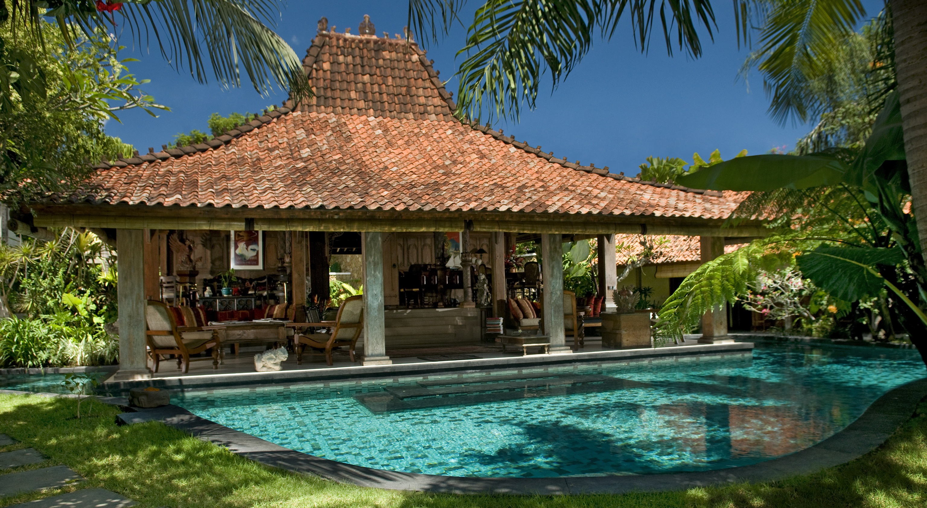 Tropical Bali Style Homes : Modern Resort Villa With Balinese Theme