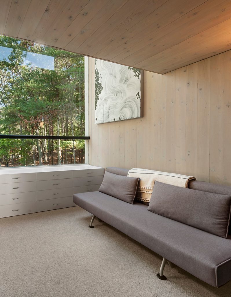 iconic-charles-gwathmey-house-in-east-hampton-asks-2-5m-out-east