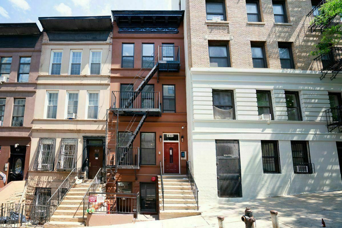 affordable manhattan neighborhoods - rowhouses in hamilton heights