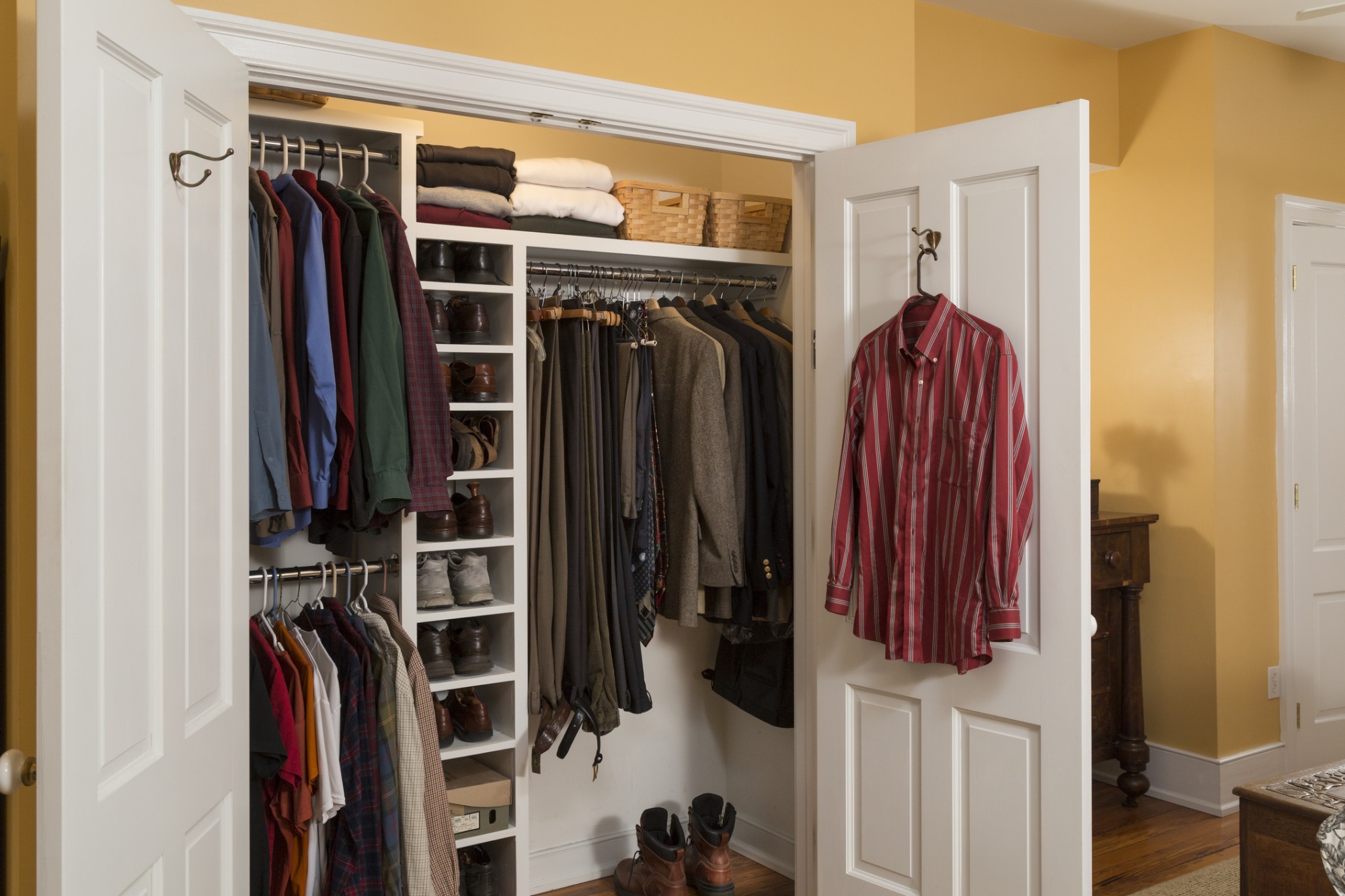 how to stage your home to sell