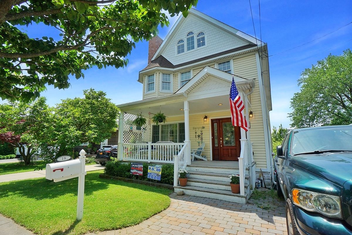 Victoria Home for sale Staten Island