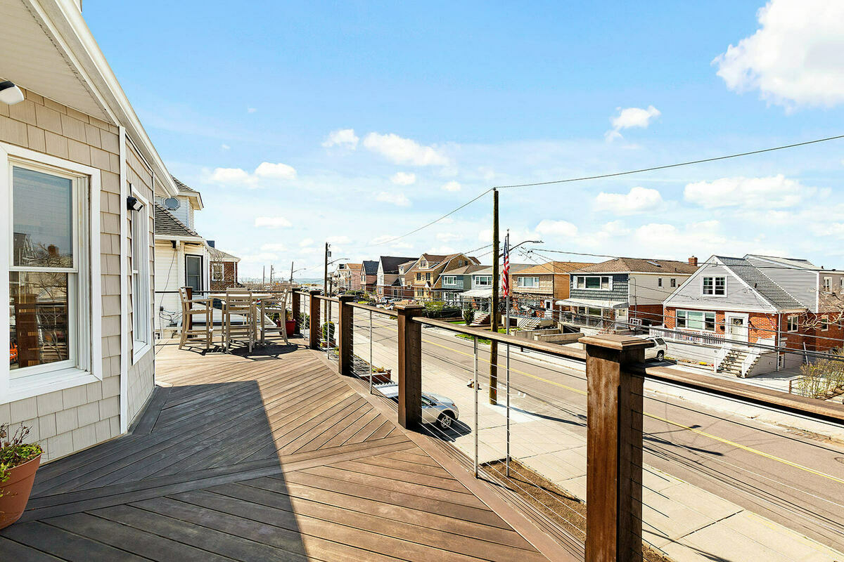 Streets near Rockaway Beach have cool coastal vibe.