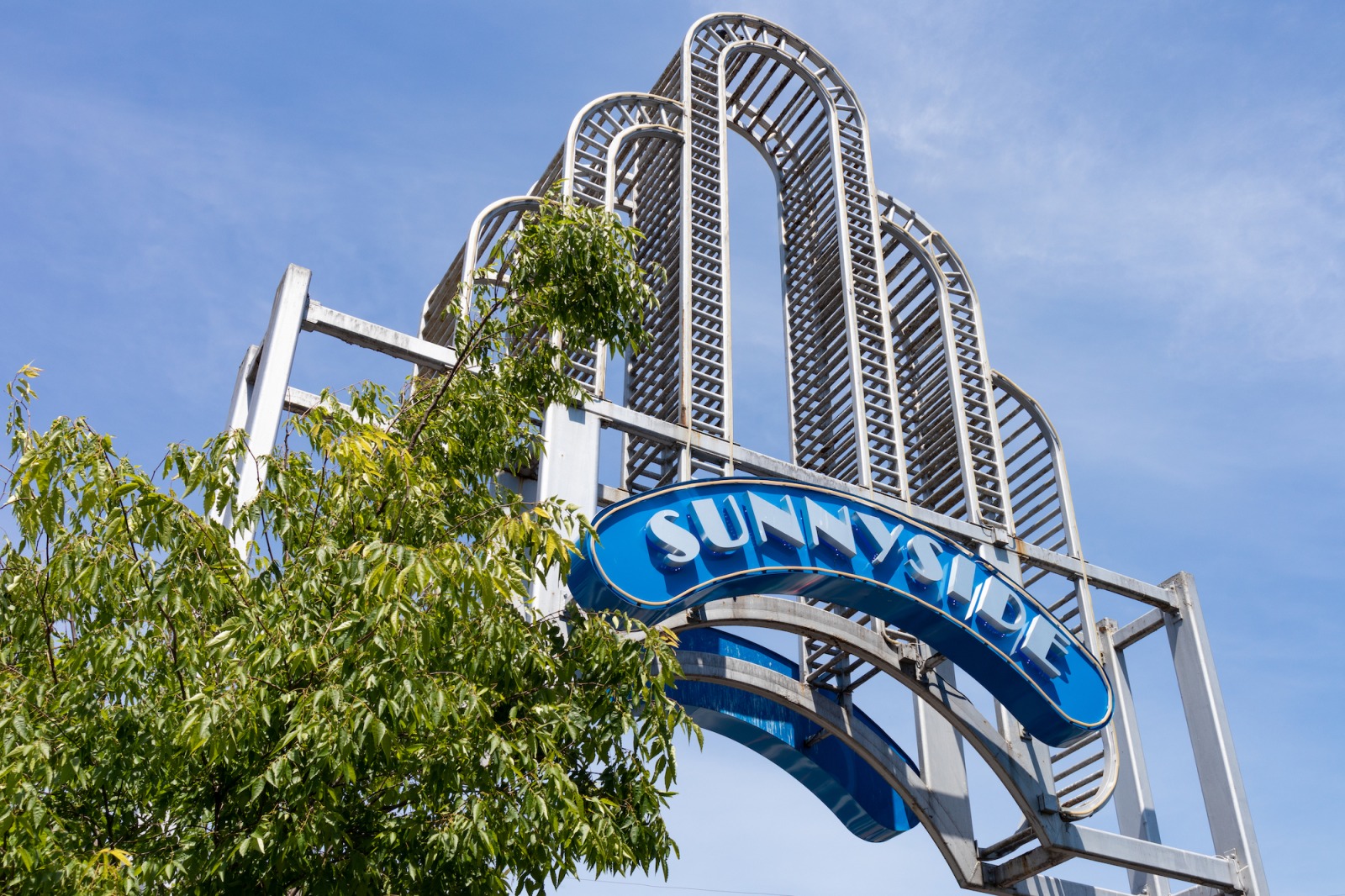 sunnyside queens arch on 46th Street