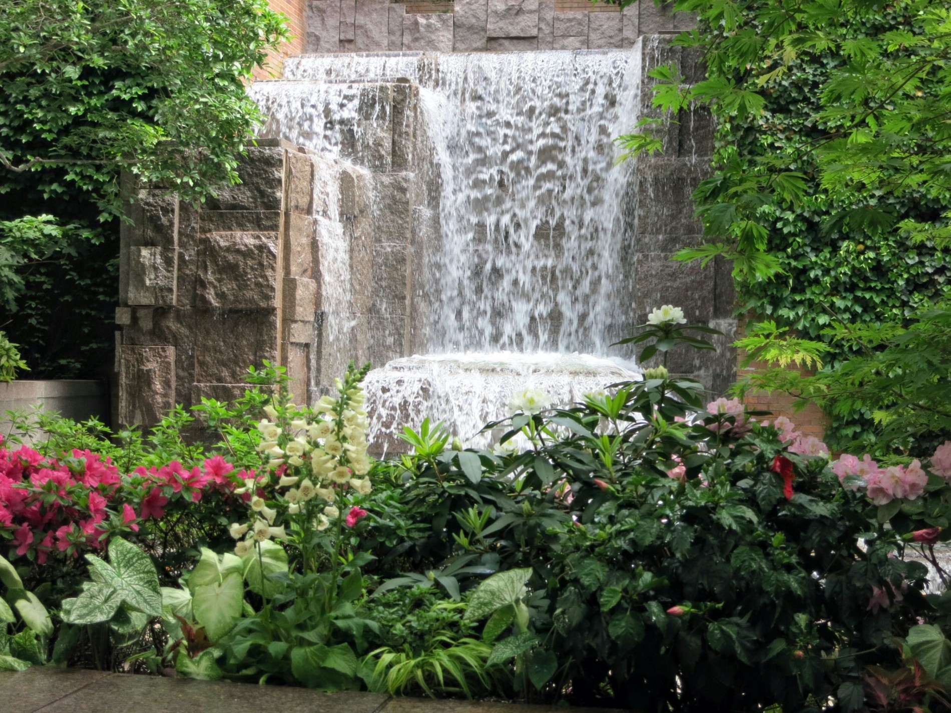 best gardens in nyc greenacre park in Midtown East
