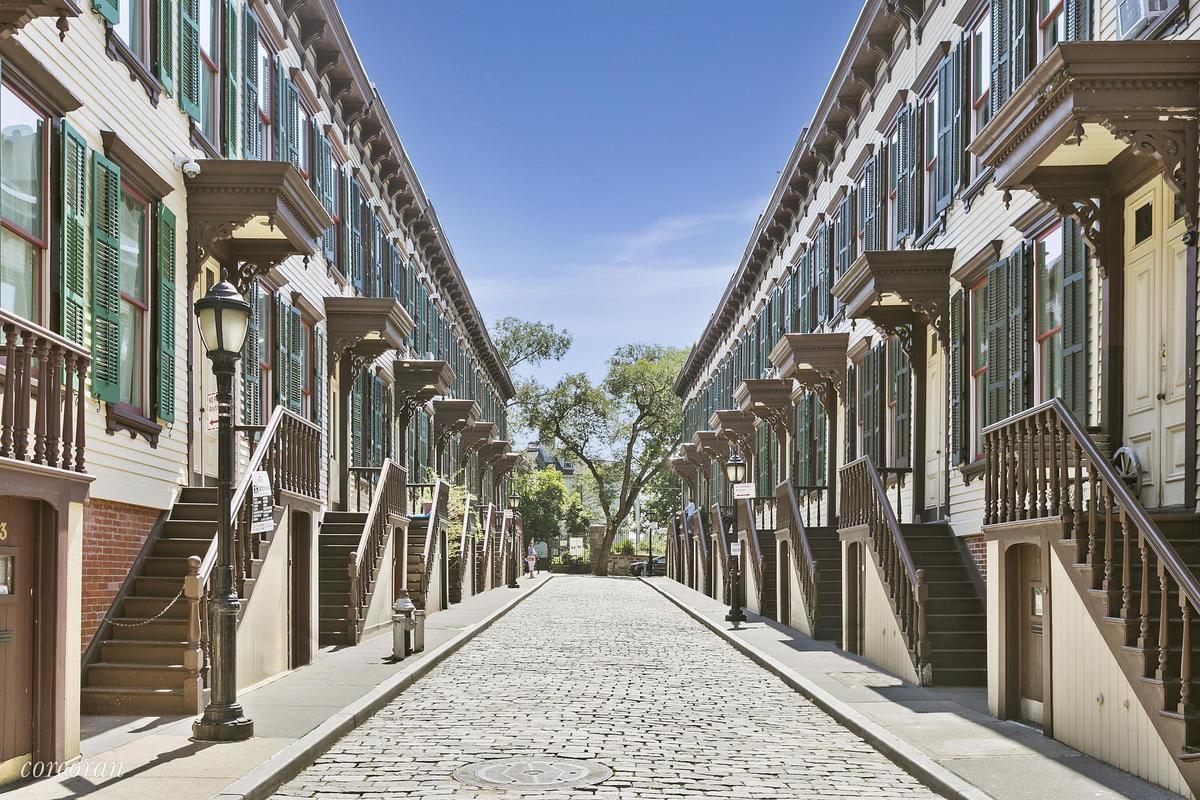 hidden streets in nyc - sylvan terrace in washington heights