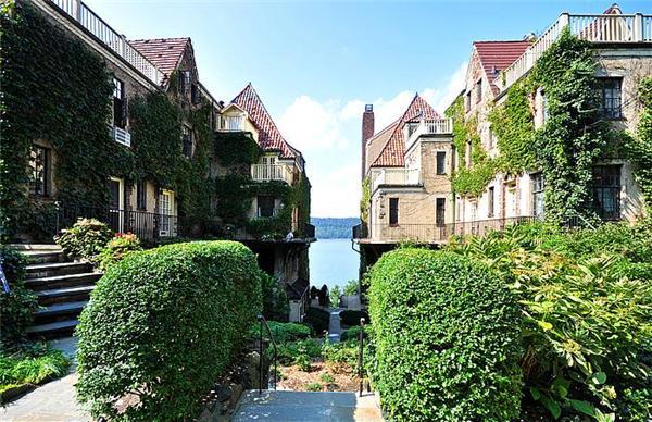 hidden streets in nyc - villa charlotte bronte - riverdale the bronx