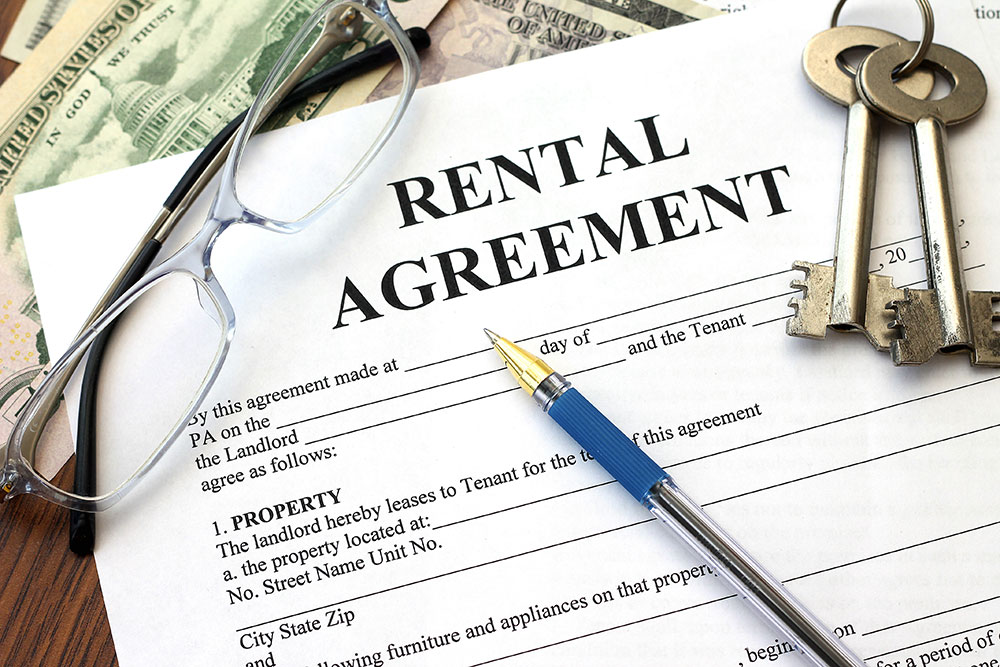 The Difference Between a Lease and a Rental Agreement