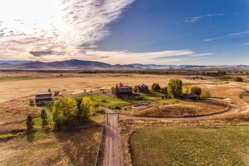 home-on-the-range-ranch-life-is-surreal-in-this-quaint-montana-town