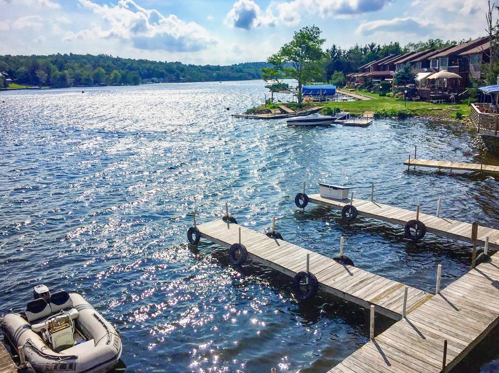 Serene Lakeside Retreats: USA Lakefront Properties for Tranquil Living